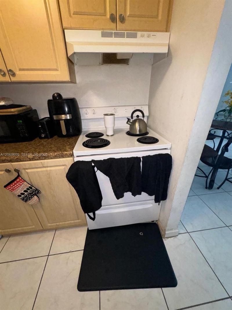 2020 NE 135th St , Unit 609, North Miami, FL 33181 Photo