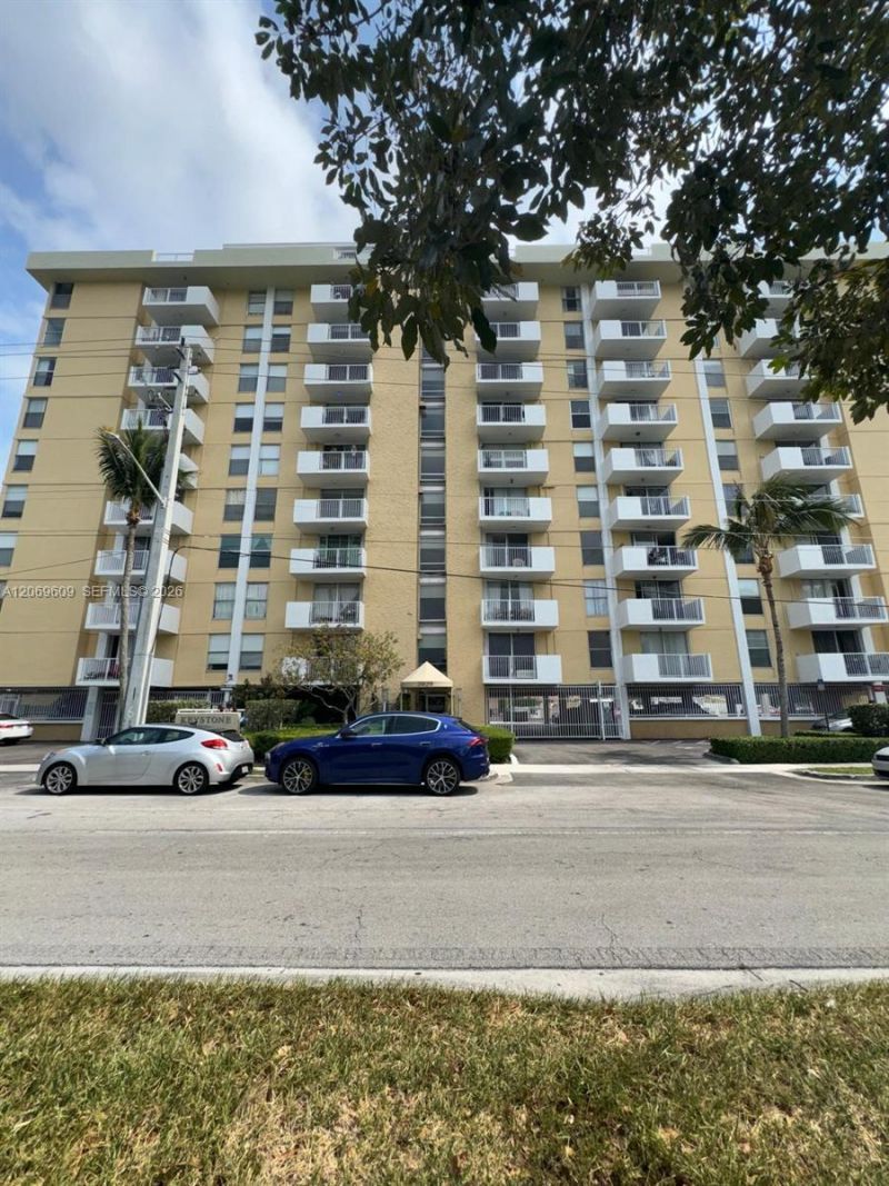2020 NE 135th St , Unit 609, North Miami, FL 33181 Photo