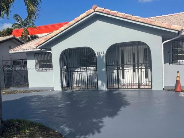 7825 W 4th Ln , Hialeah, FL 33014