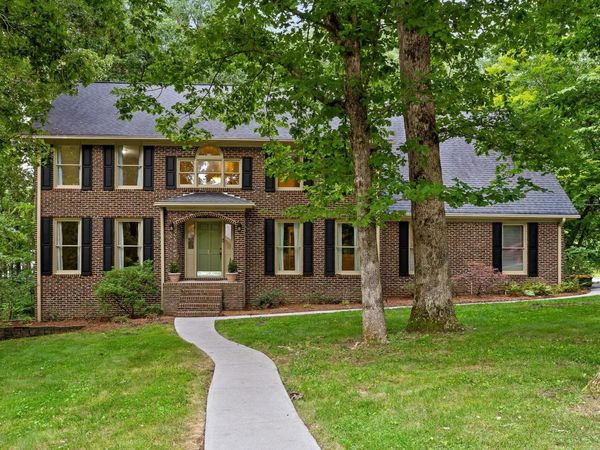 31 Mountain Cove Road, Signal Mountain, TN 37377