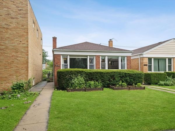 3114 W Jerome Street , Chicago, IL 60645