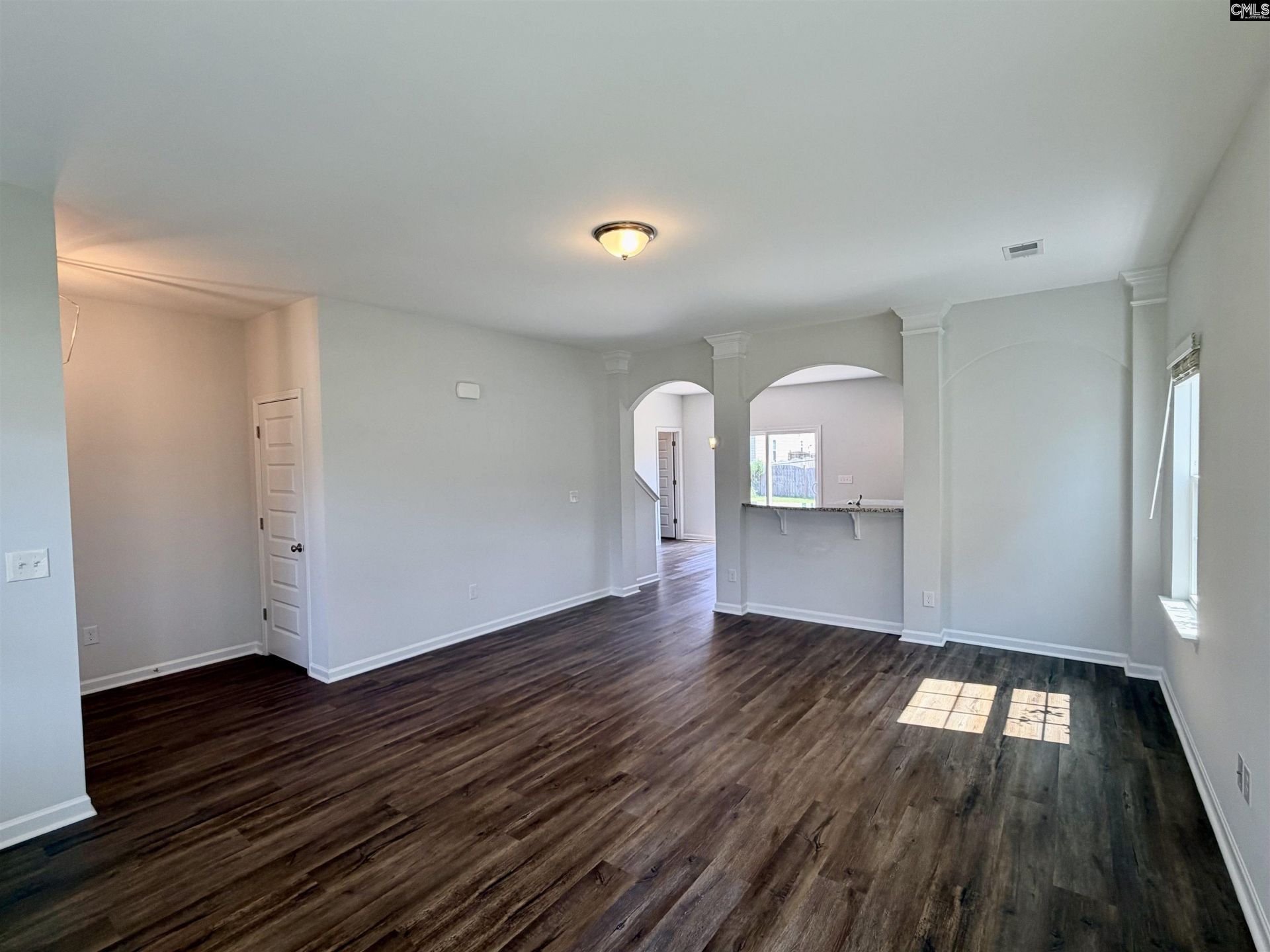 1518 Garrett Court  Photo 4