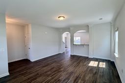 1518 Garrett Court  photo 4