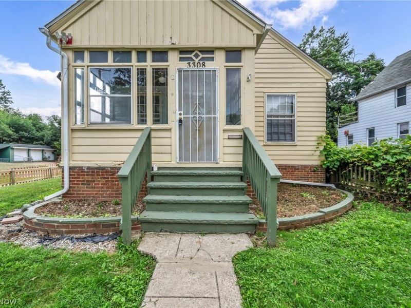 3308 W 125th Street, Cleveland, OH 44111 Photo 2