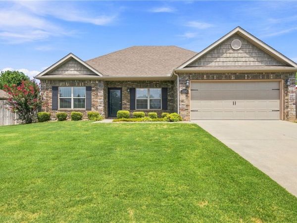 5203 W Cross Creek Boulevard , Rogers, AR 72758