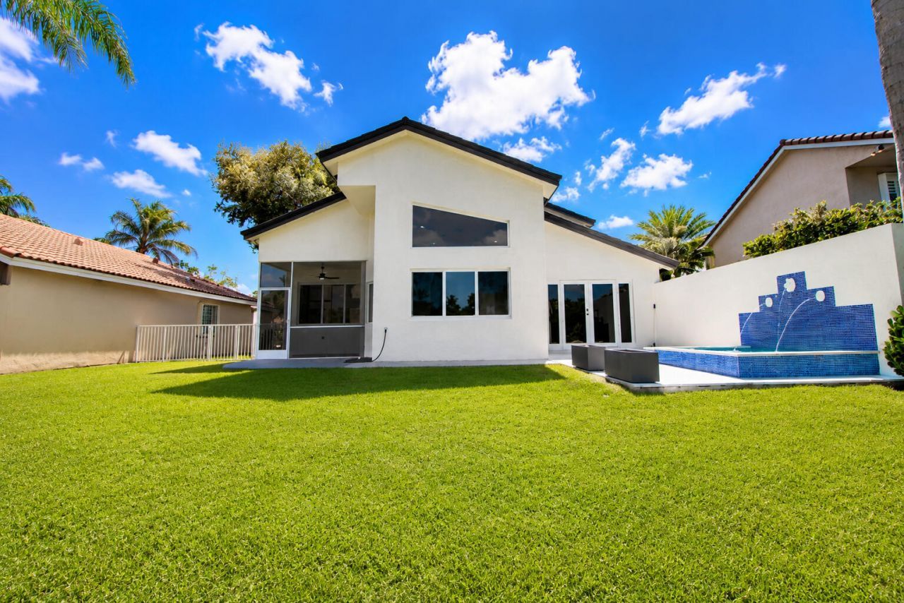 261 SW 178th Way, Pembroke Pines, FL 33029 Photo