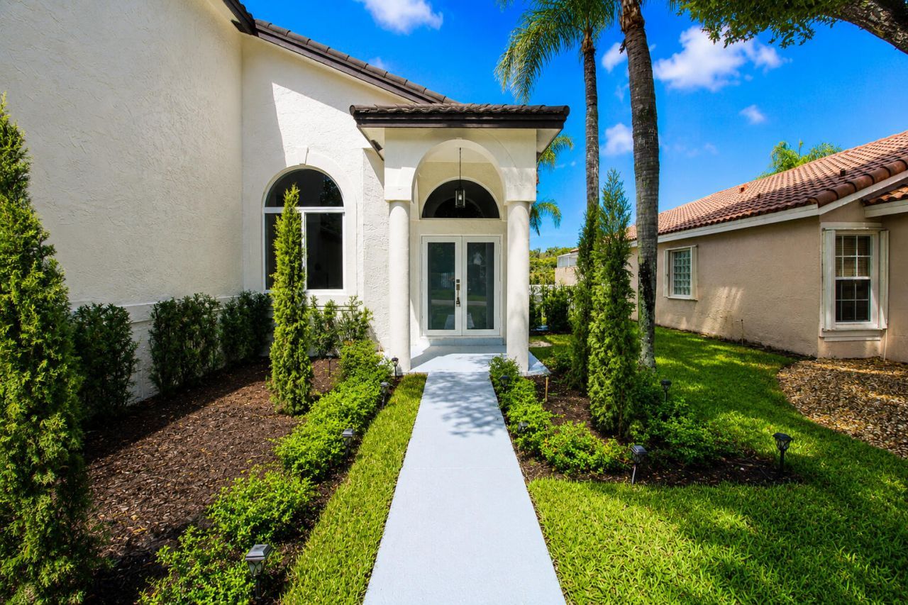 261 SW 178th Way, Pembroke Pines, FL 33029 Photo