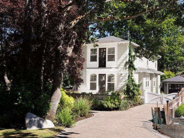 1327 Transit Rd, Oak Bay, BC V8V 1V1