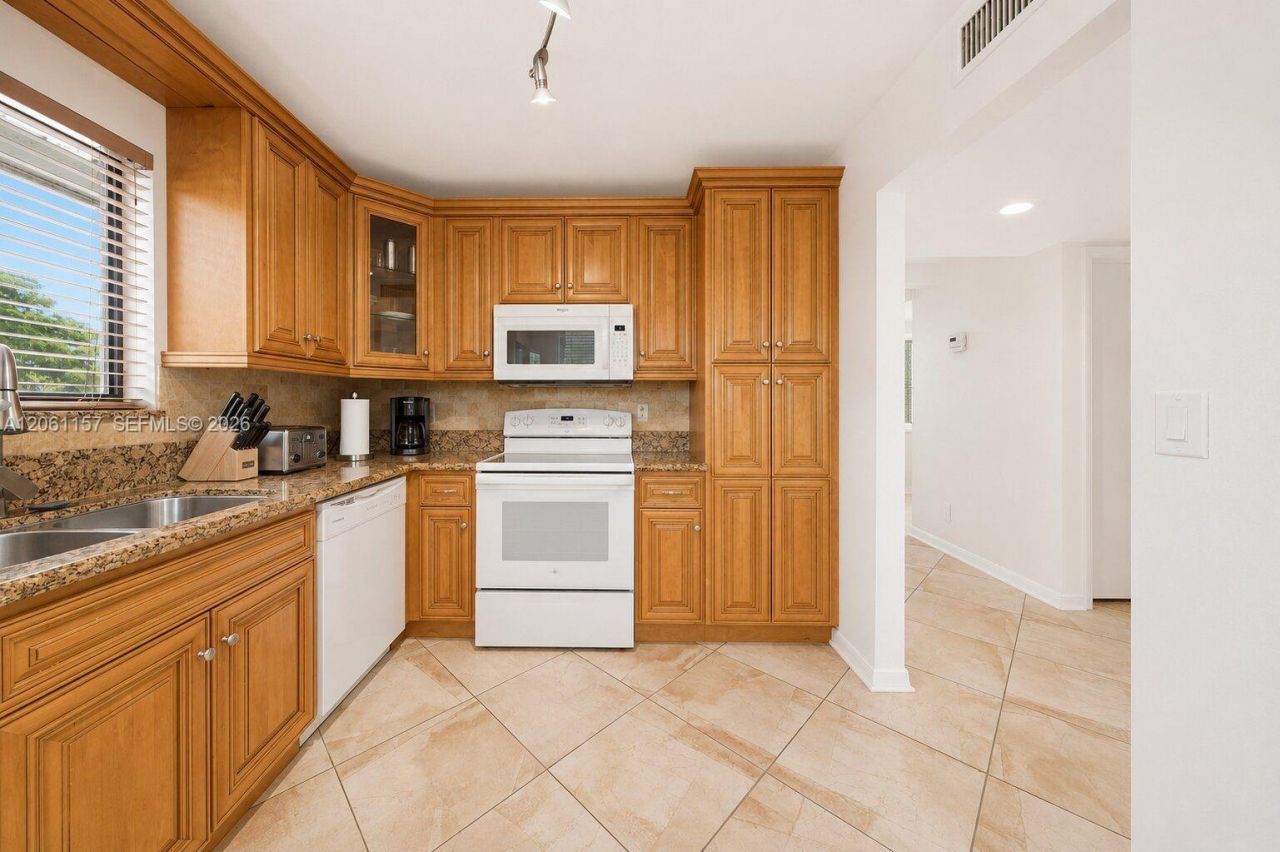 16257 Saddle Club Rd , Unit 201, Weston, FL 33326 Photo