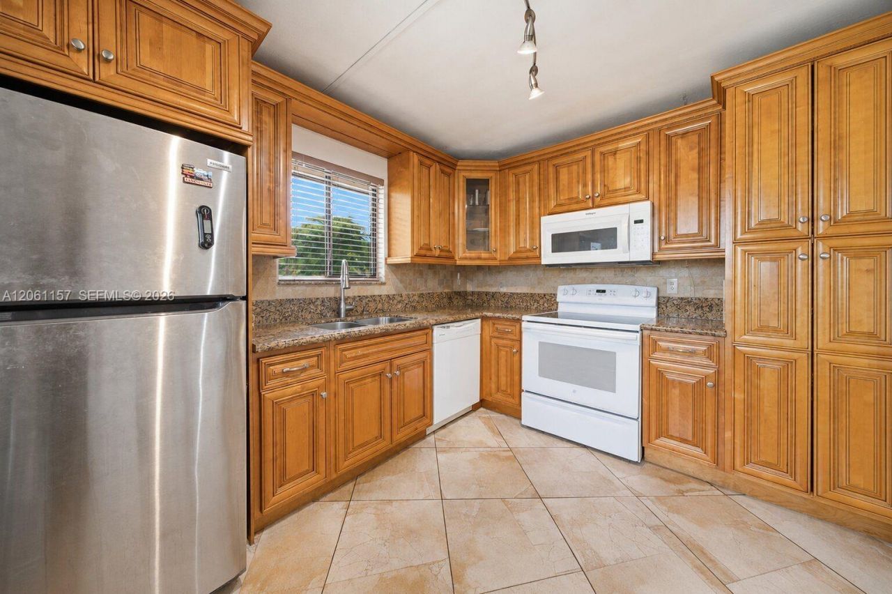 16257 Saddle Club Rd , Unit 201, Weston, FL 33326 Photo
