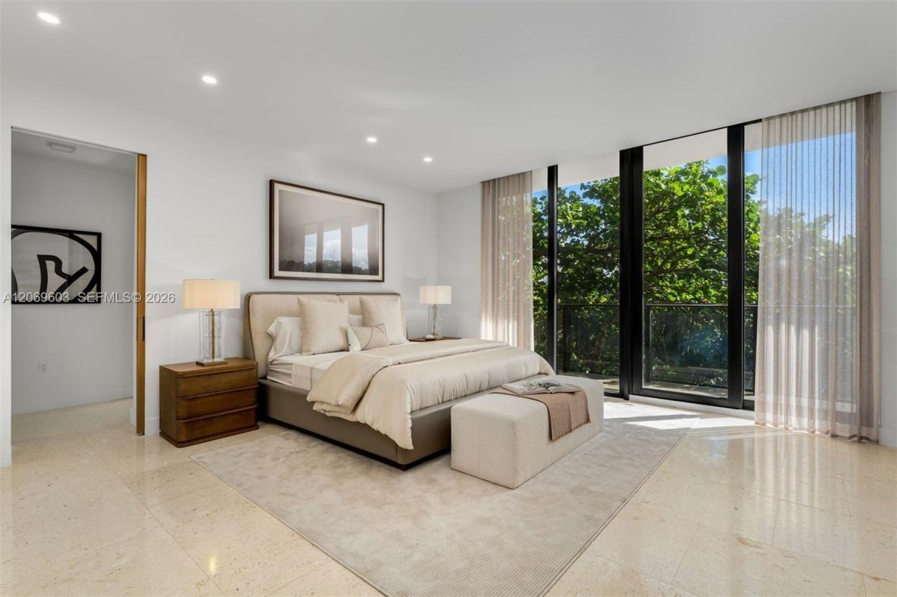 3581 E Glencoe St , Unit 302, Miami, FL 33133 Photo