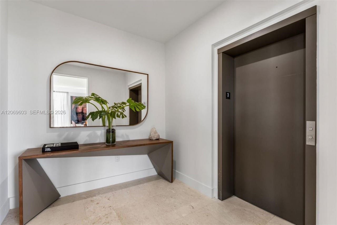 3581 E Glencoe St , Unit 302, Miami, FL 33133 Photo