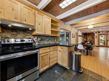 1685 Skyline Drive, South Lake Tahoe, CA 96150 Photo