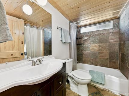 1685 Skyline Drive, South Lake Tahoe, CA 96150 Photo