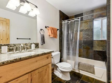 1685 Skyline Drive, South Lake Tahoe, CA 96150 Photo