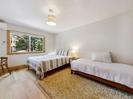 1685 Skyline Drive, South Lake Tahoe, CA 96150 Photo