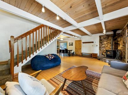 1685 Skyline Drive, South Lake Tahoe, CA 96150 Photo