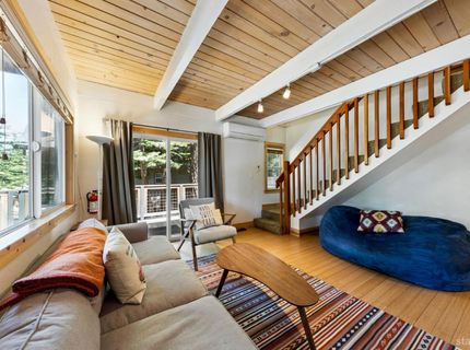 1685 Skyline Drive, South Lake Tahoe, CA 96150 Photo
