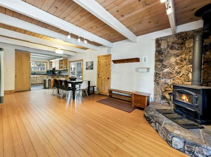 1685 Skyline Drive, South Lake Tahoe, CA 96150 Photo