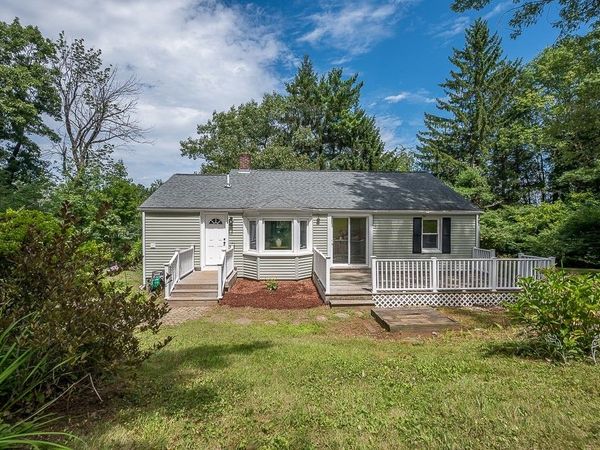 551 Pleasant Street, Paxton, MA 01612