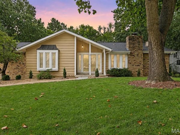 15350 Thistlebriar Court, Chesterfield, MO 63017