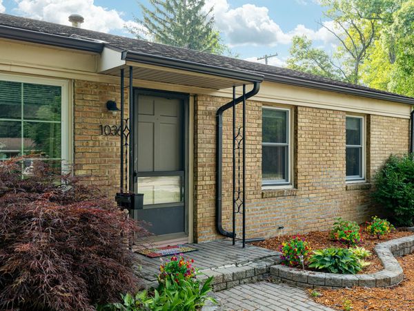 1036 N Maple Road, Ann Arbor, MI 48103