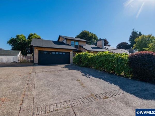 4834 Yellowstone Ct NE, Salem, OR 97305