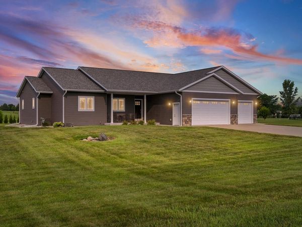 N13249 Wildrose ROAD, Trempealeau, WI 54661