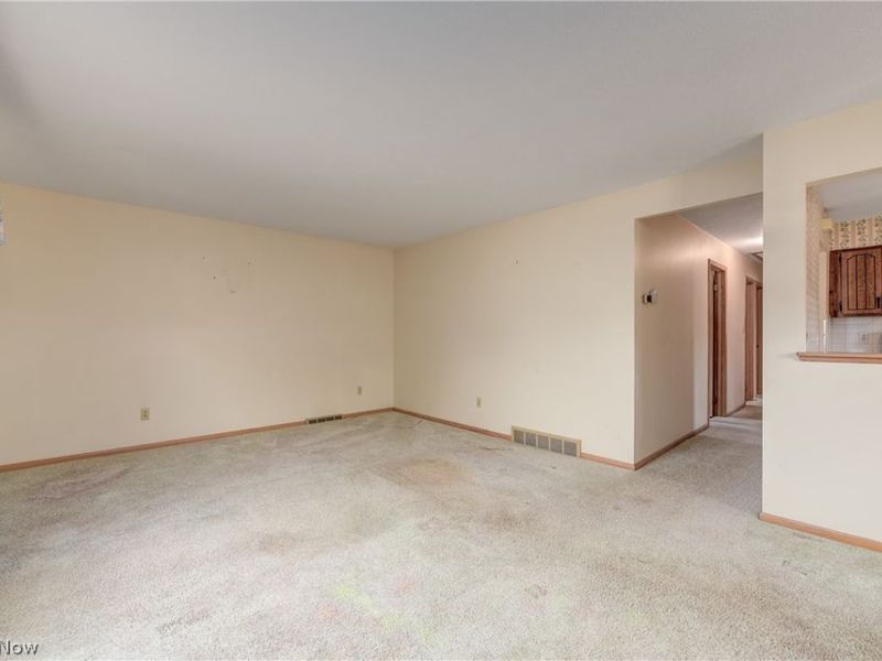 5615 Southington Drive, Parma, OH 44129 Photo 10