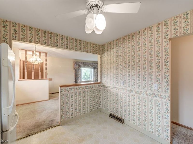 5615 Southington Drive, Parma, OH 44129 Photo 12