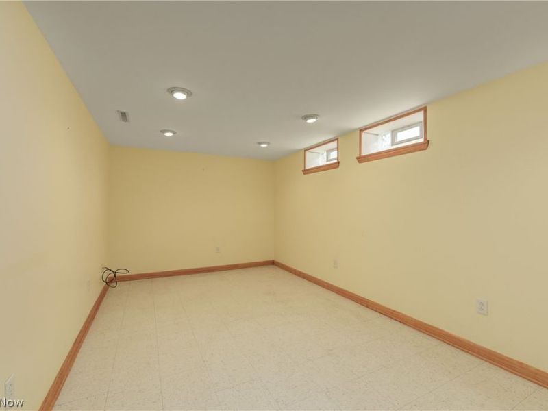 5615 Southington Drive, Parma, OH 44129 Photo 31