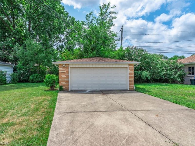 5615 Southington Drive, Parma, OH 44129 Photo 35