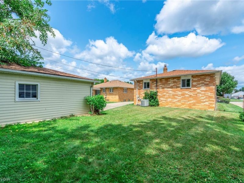 5615 Southington Drive, Parma, OH 44129 Photo 37