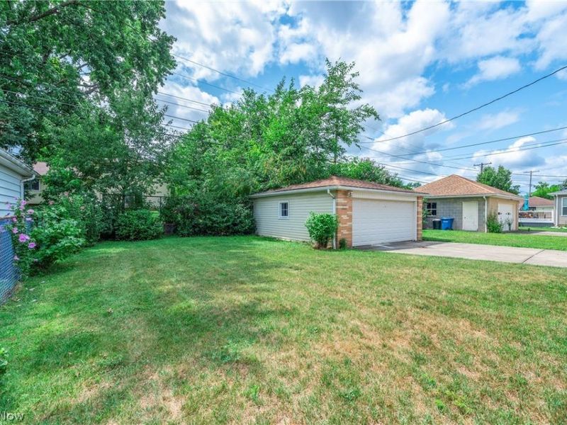 5615 Southington Drive, Parma, OH 44129 Photo 39