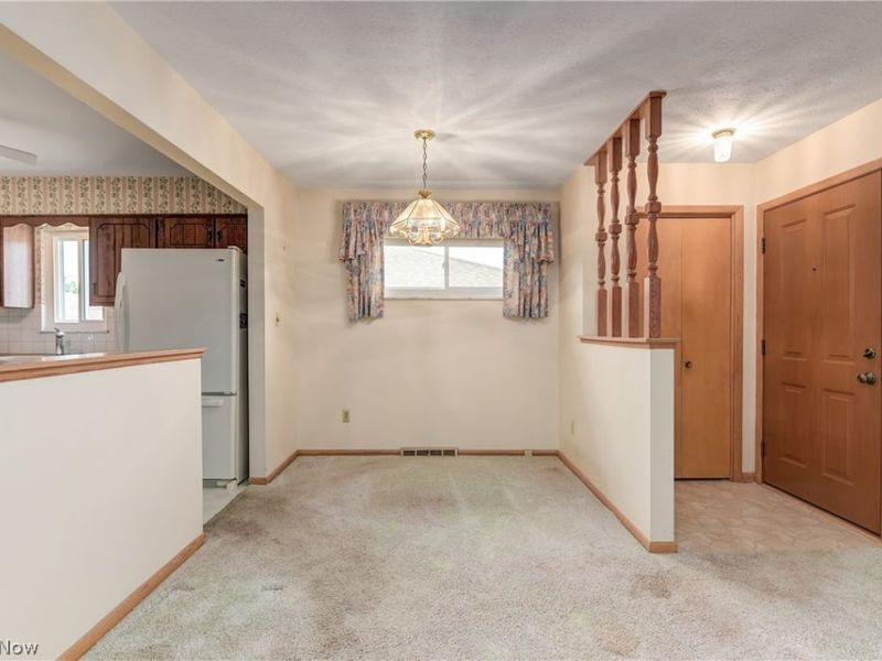 5615 Southington Drive, Parma, OH 44129 Photo 5