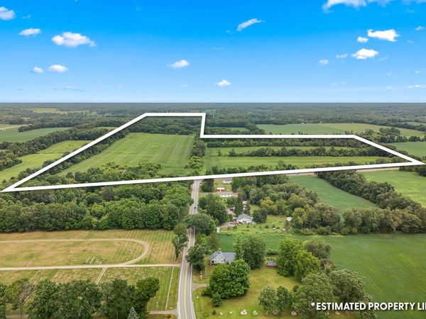 7560 W Chicago Road, Allen, MI 49227