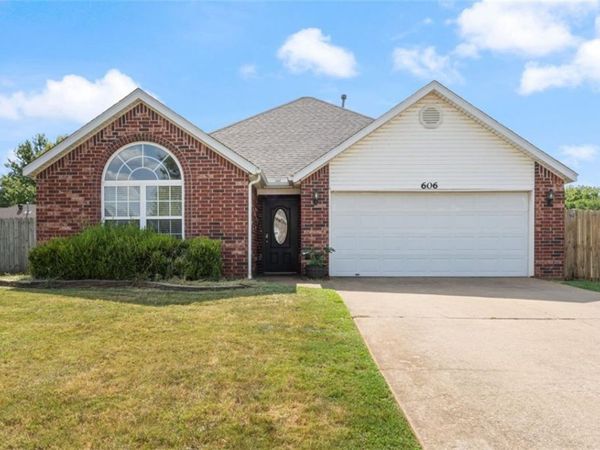 606 Emerald Street, Lowell, AR 72745