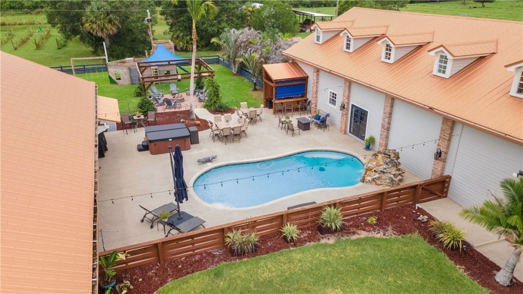 7090 49th Street, Vero Beach, FL 32967 Photo