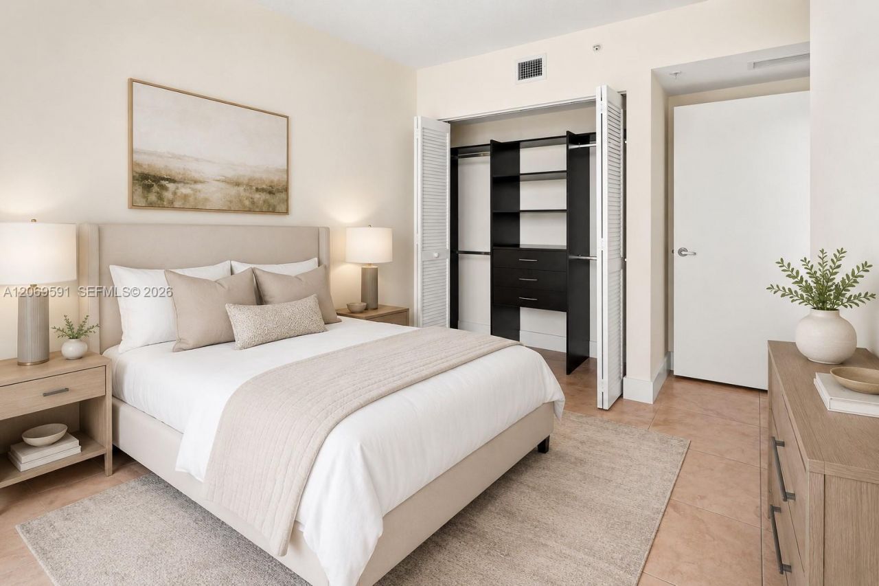 41 SE 5th St, Unit 1908, Miami, FL 33131 Photo