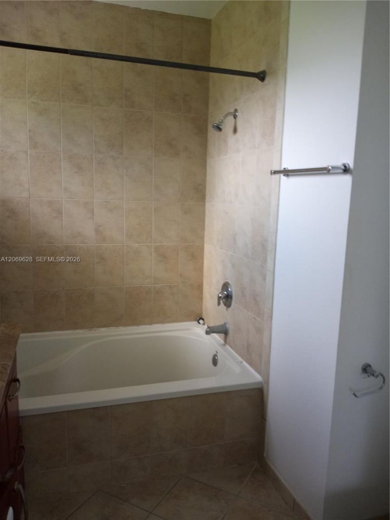 18125 NW 74th Ct , Unit 18125, Hialeah, FL 33015 Photo