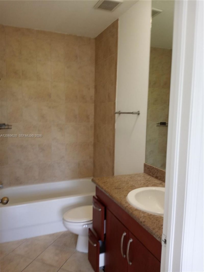 18125 NW 74th Ct , Unit 18125, Hialeah, FL 33015 Photo