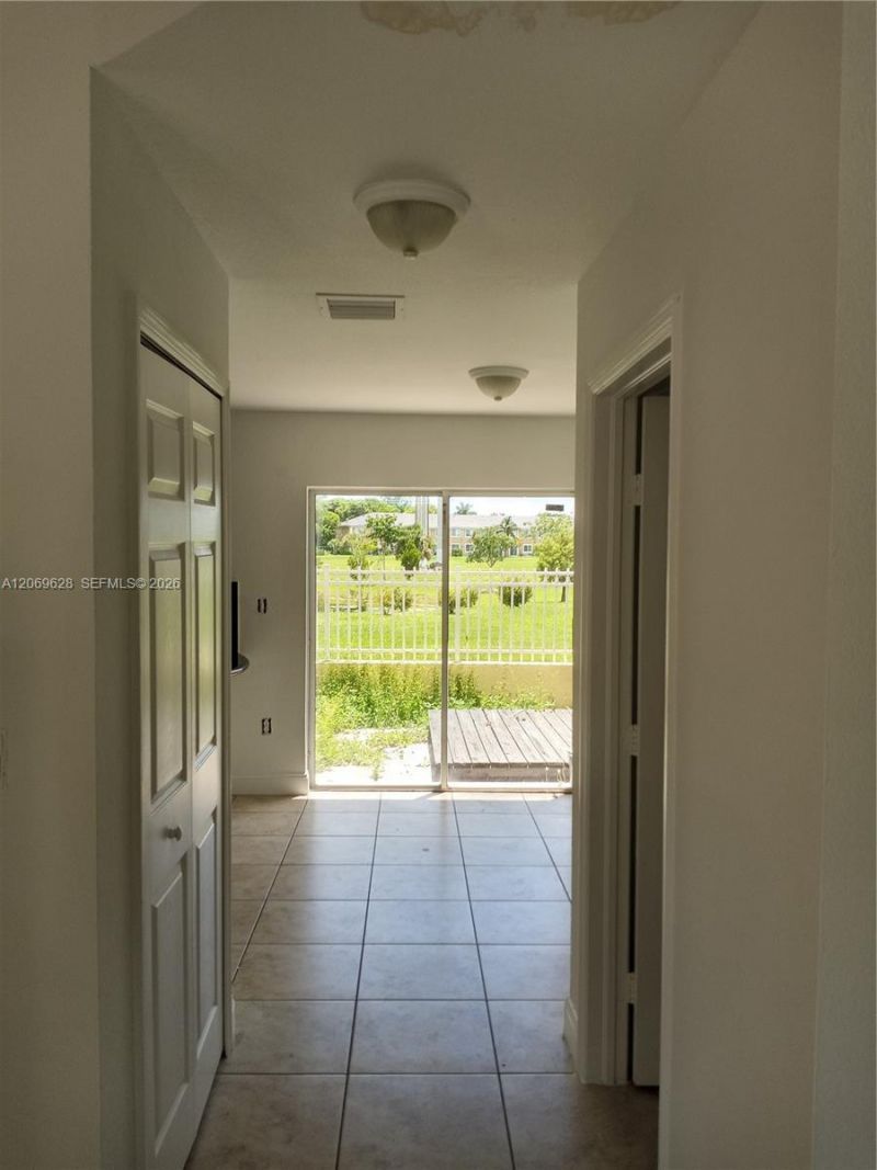18125 NW 74th Ct , Unit 18125, Hialeah, FL 33015 Photo