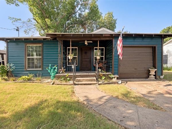 1008 E Russell Avenue, Carrollton, TX 75006
