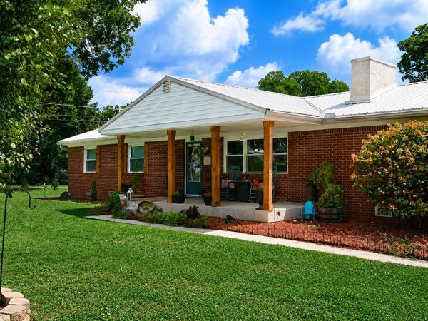60 Lynn St , Morrison, TN 37357