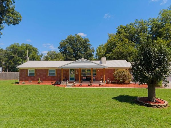 60 Lynn St , Morrison, TN 37357