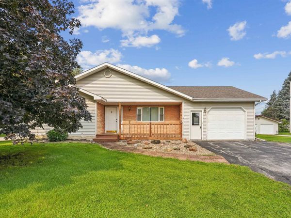 719 S 4th, Osage, IA 50461