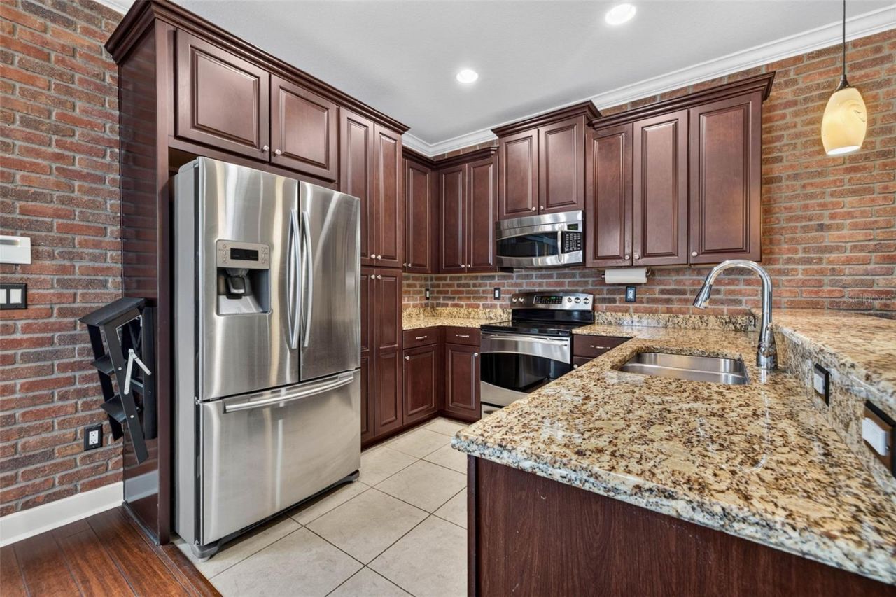 217 49th Avenue N, Saint Petersburg, FL 33703 Photo