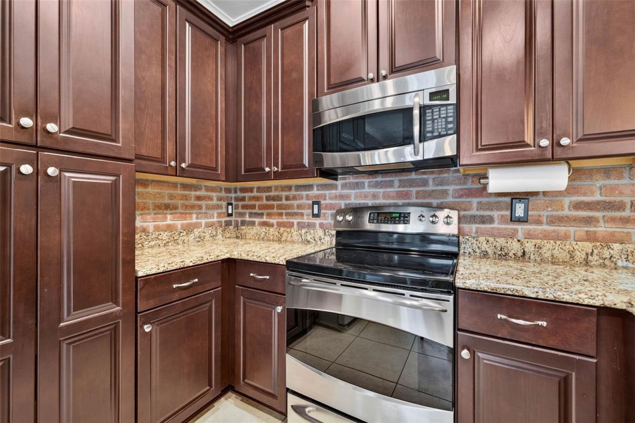 217 49th Avenue N, Saint Petersburg, FL 33703 Photo