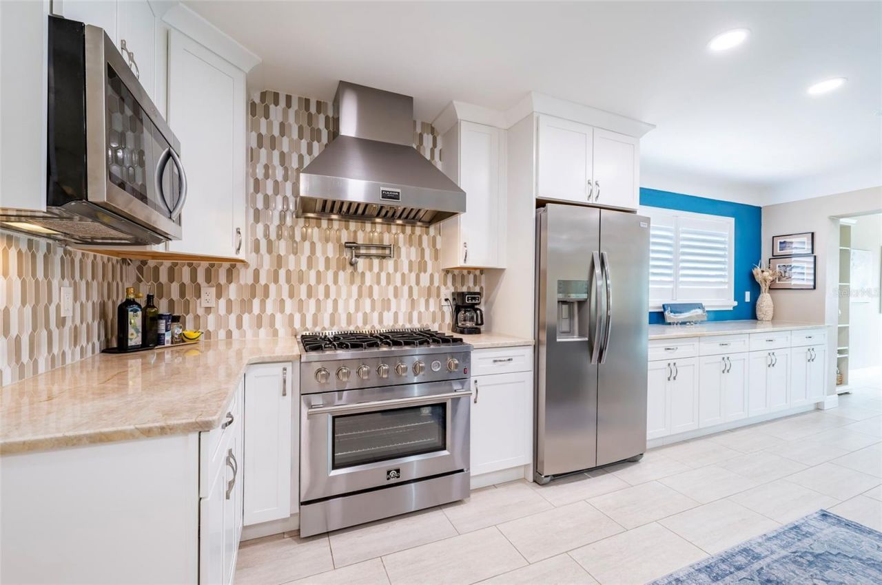 541 Crystal Drive, Madeira Beach, FL 33708 Photo