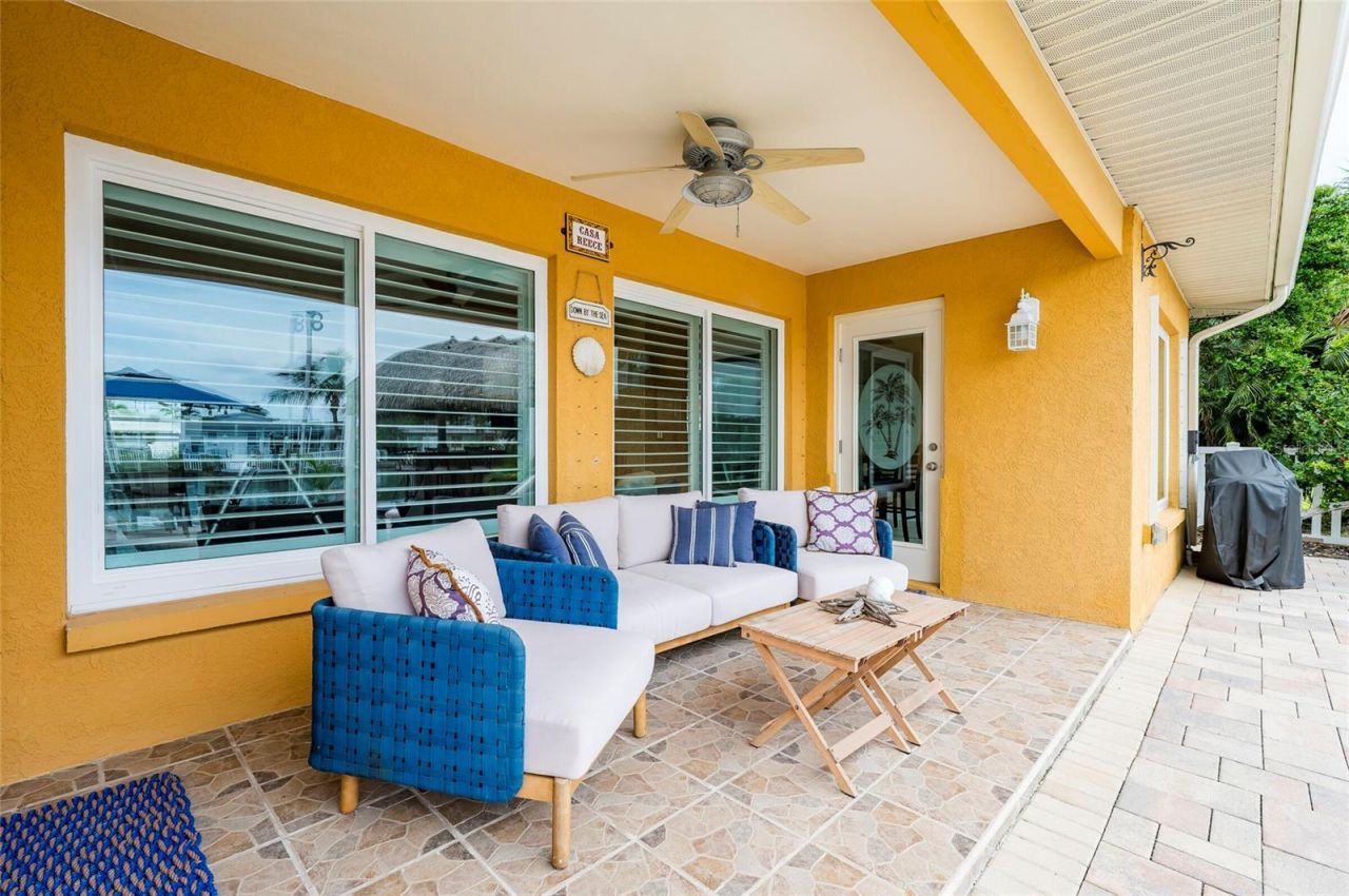 541 Crystal Drive, Madeira Beach, FL 33708 Photo